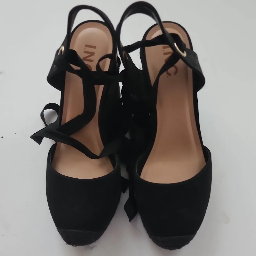 Elegant Black Espadrilles with Ankle Straps - Picture 5 of 7